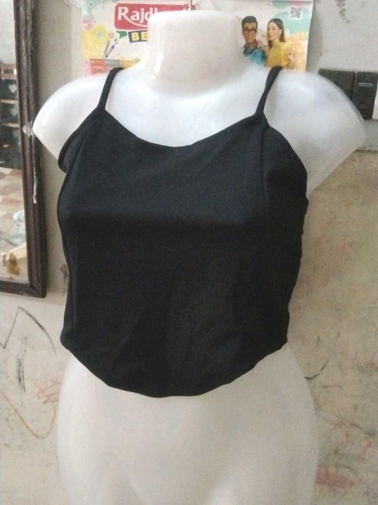 crop top black colour sleeveless