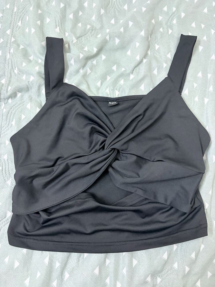 Stylish Twist Front Crop Top