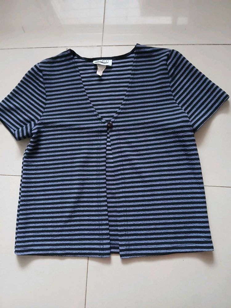 Striped V-Neck Top😍💙