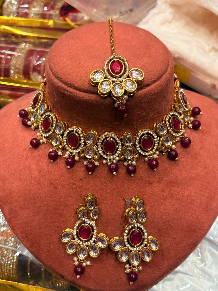 Exquisite Red Stone Jewellery Set