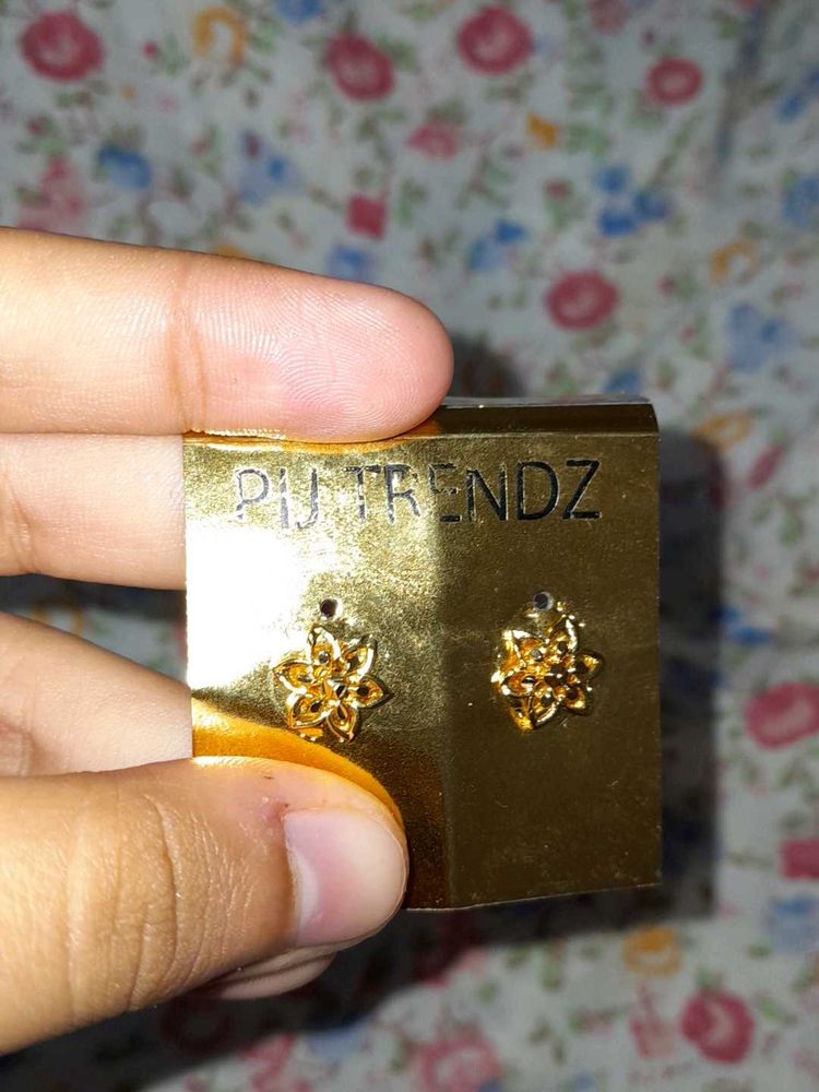 Cute PII TRENDZ Flower Stud Earrings
