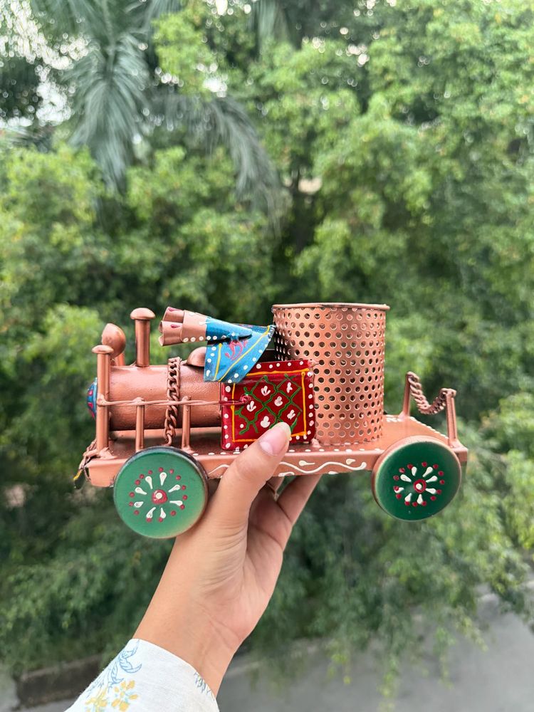 Unique Metal Train Showpiece