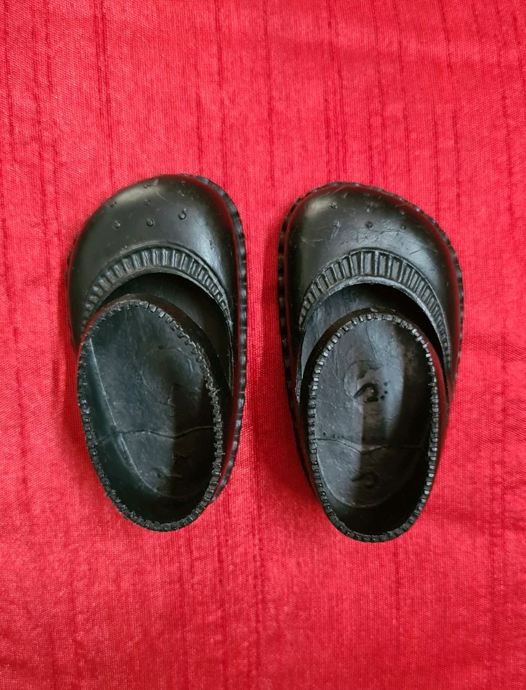 Doll's Black shoes of 1970s