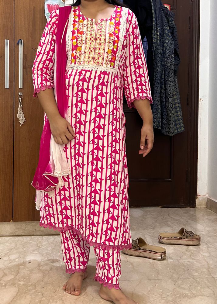 Full Kurta Set With Dupatta Last Sell