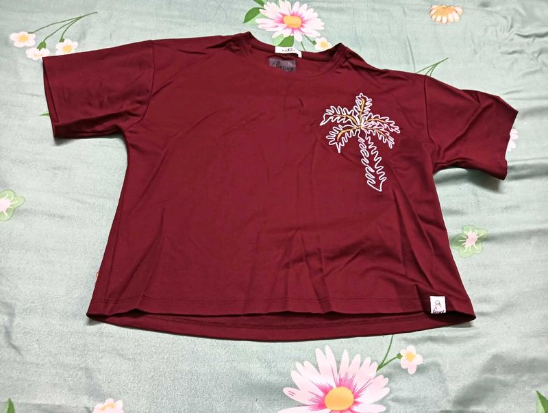 Maroon T-shirt for women