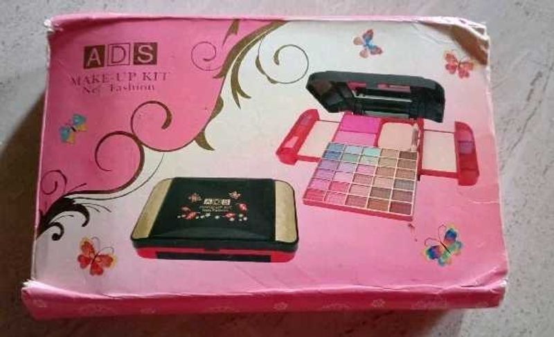 ADS Make-Up Kit