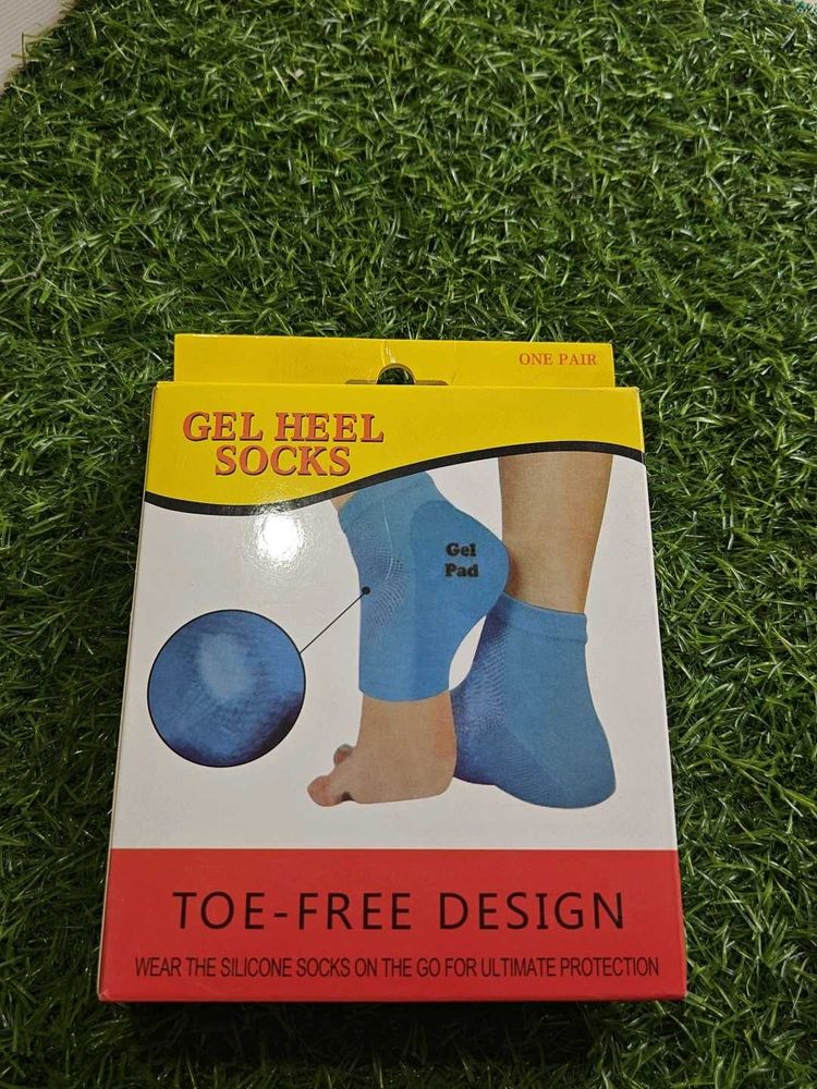 Gel Heel Socks - Toe-Free Design pink colour