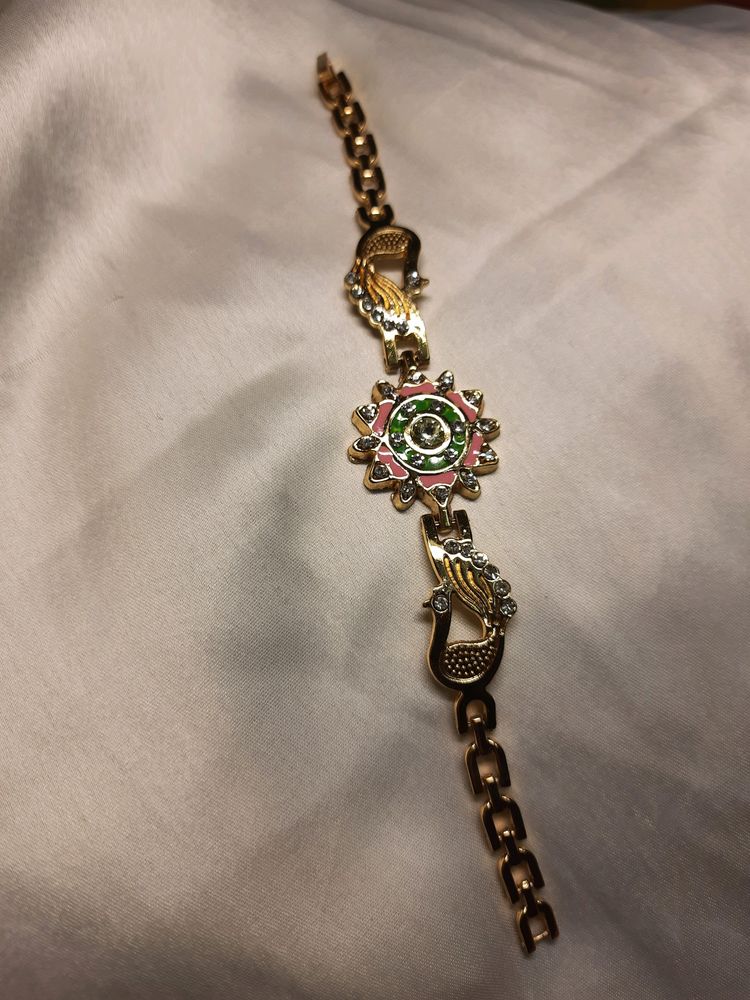 Vintage Gold-Tone Floral Bracelet