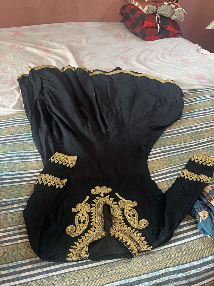 Elegant Black &amp; Gold Kurta