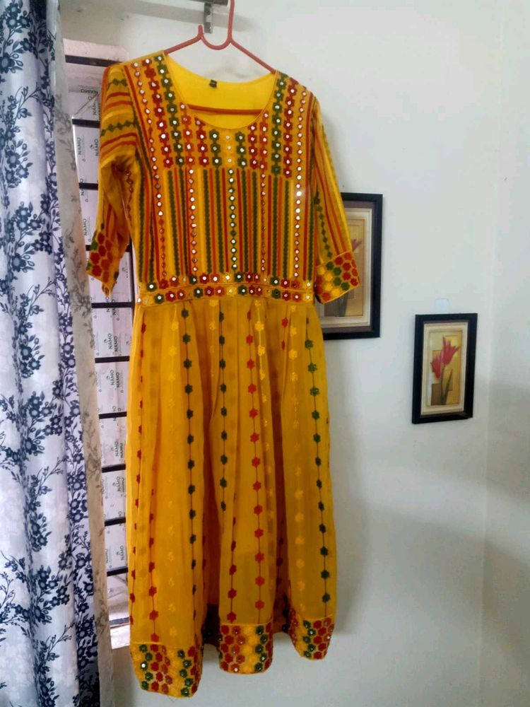 Women's Traditional Designer Kurti Set