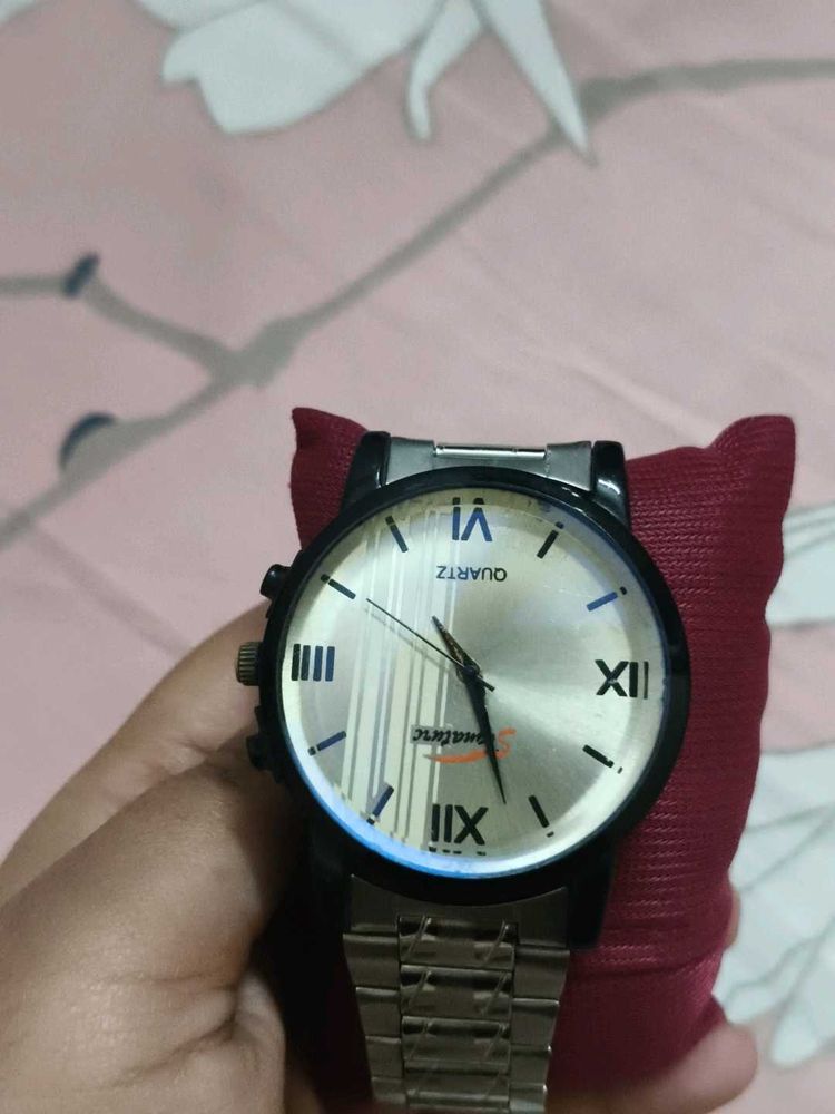 Elegant Quartz Wristwatch