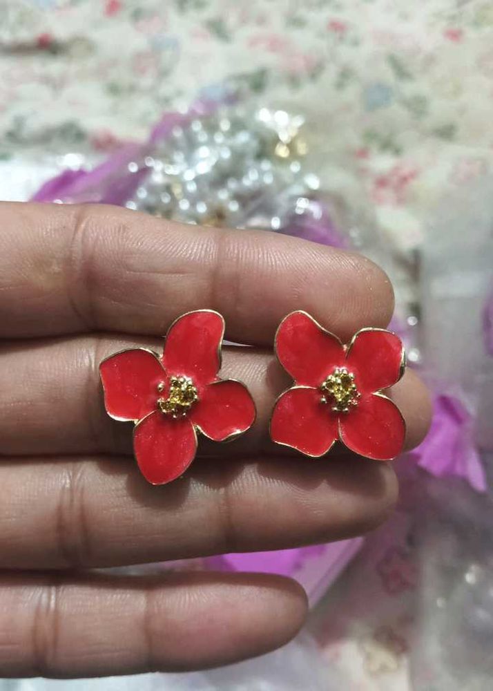 Charming Red Flower Stud Earrings