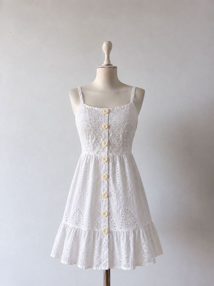 Chic White Broderie Anglaise Mini Dress