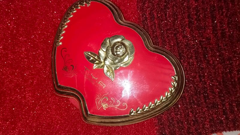 Vintage Heart-Shaped Compact