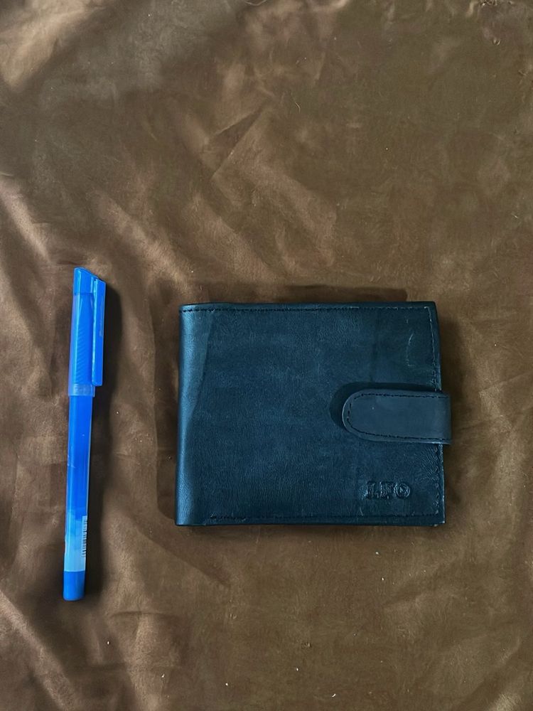 Black Leather Bifold Wallet