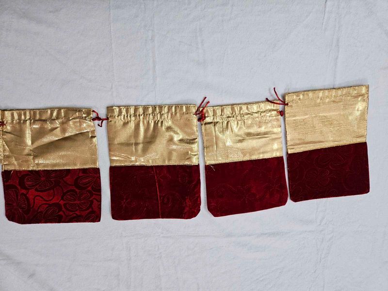 Red &amp; Gold Floral Drawstring Bags - Set of 4