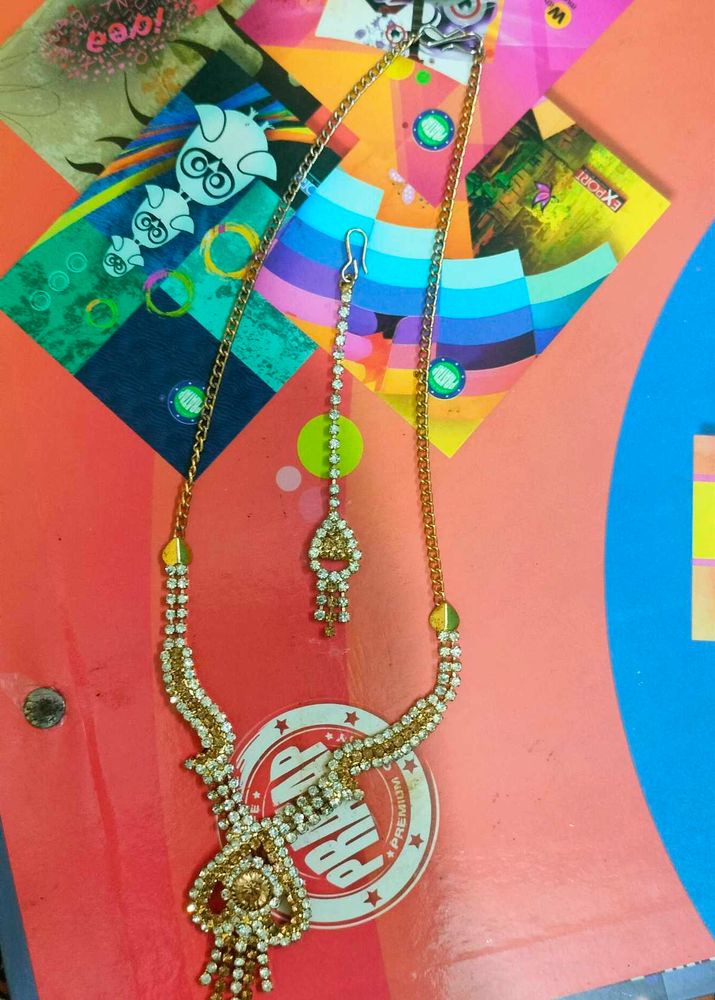 Gold+White stone Necklace &amp; Tikka Set