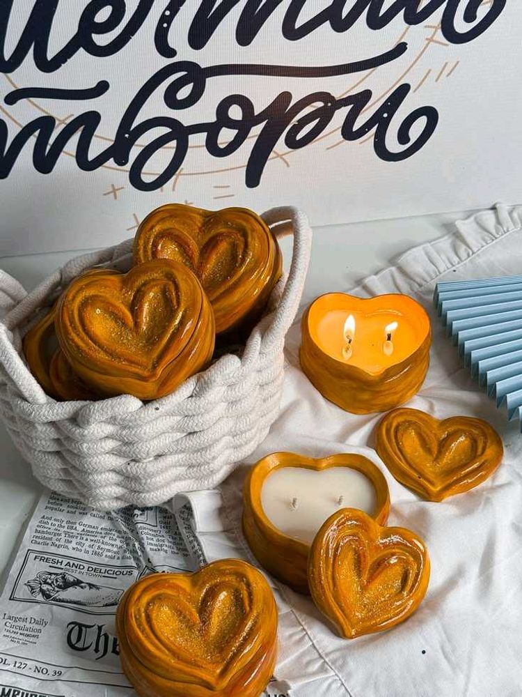 Autumn cinnamon candles.