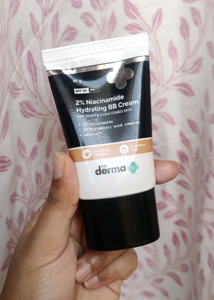 The Derma Co 2% Niacinamide Hydrating BB Cream