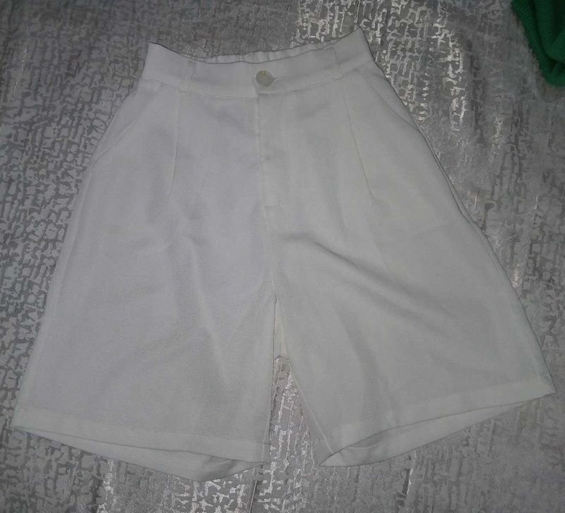 Tailored White Shorts ☁️ Aesthetic