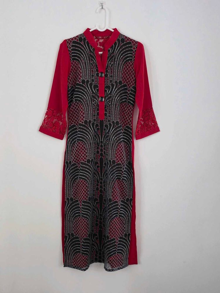 Stunning Red and Black Kurta😍