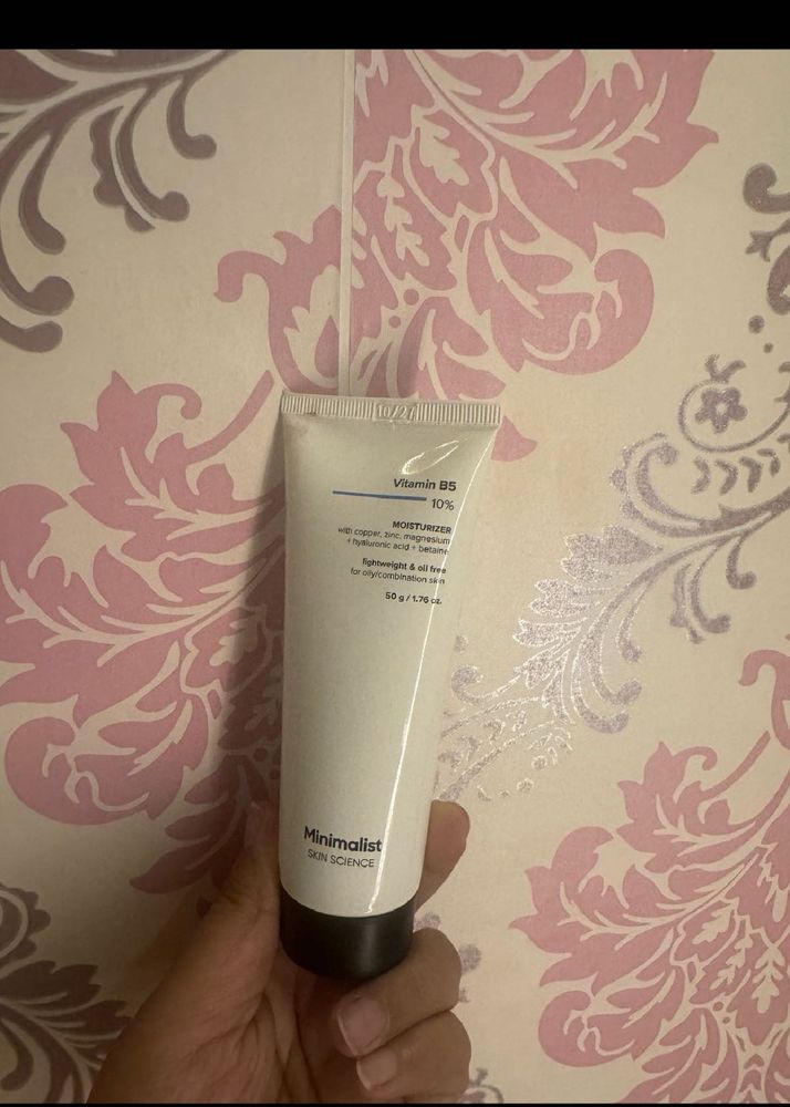 Minimalist Vitamin B5 Moisturizer