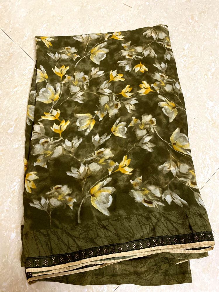 Elegant Floral Print Saree