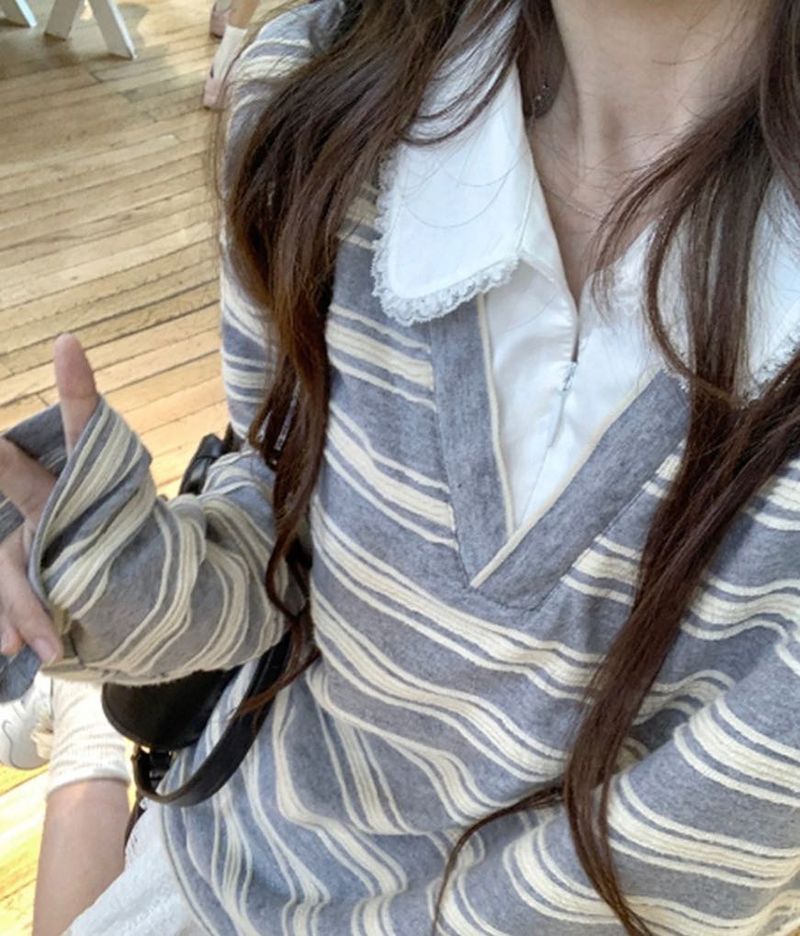 Grey stripped lace-collar knit top