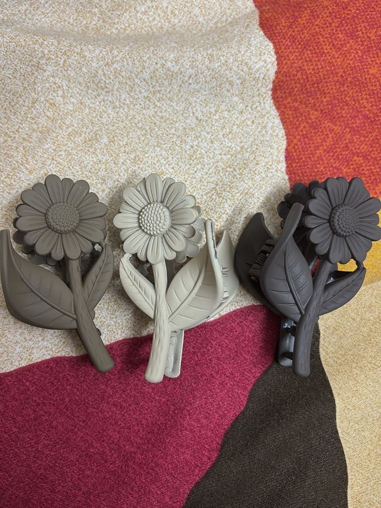 Cute Flower Hair Claw Clips (Set of 3)