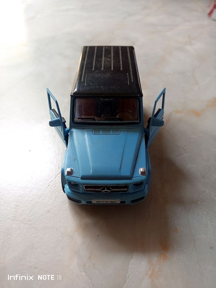 New Excellent Diecast Pullback Jeep CAR