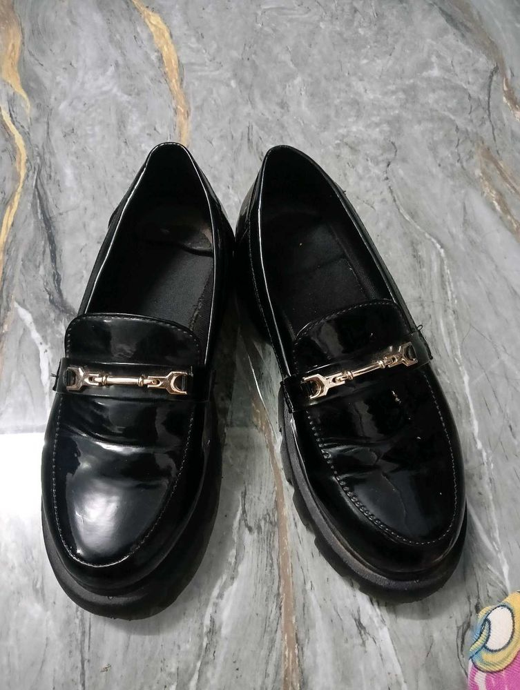 Chic Black Patent Loafers