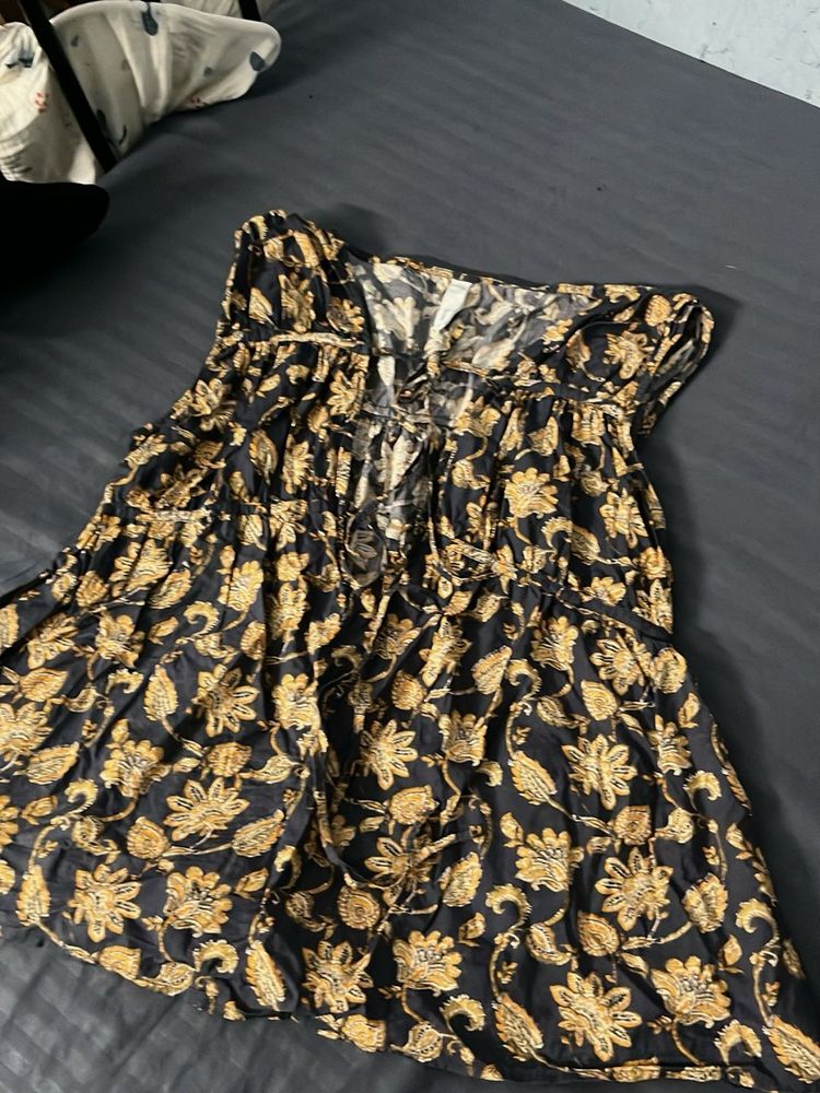 Black &amp; Gold Floral Blouse