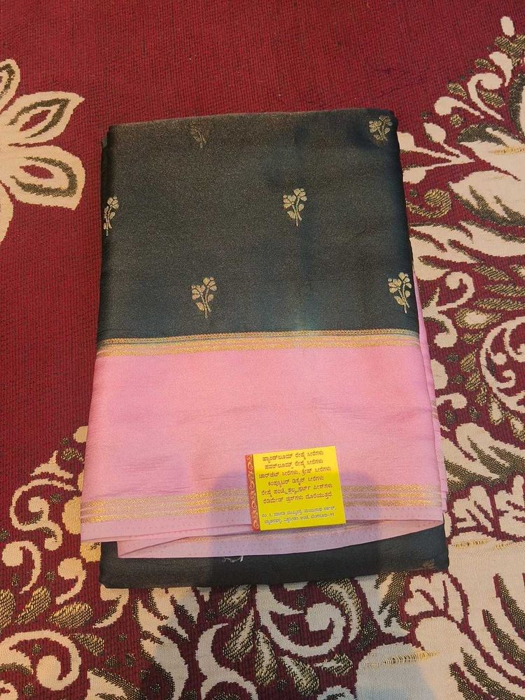Dark Green &amp; Light Pink Gajii Saree