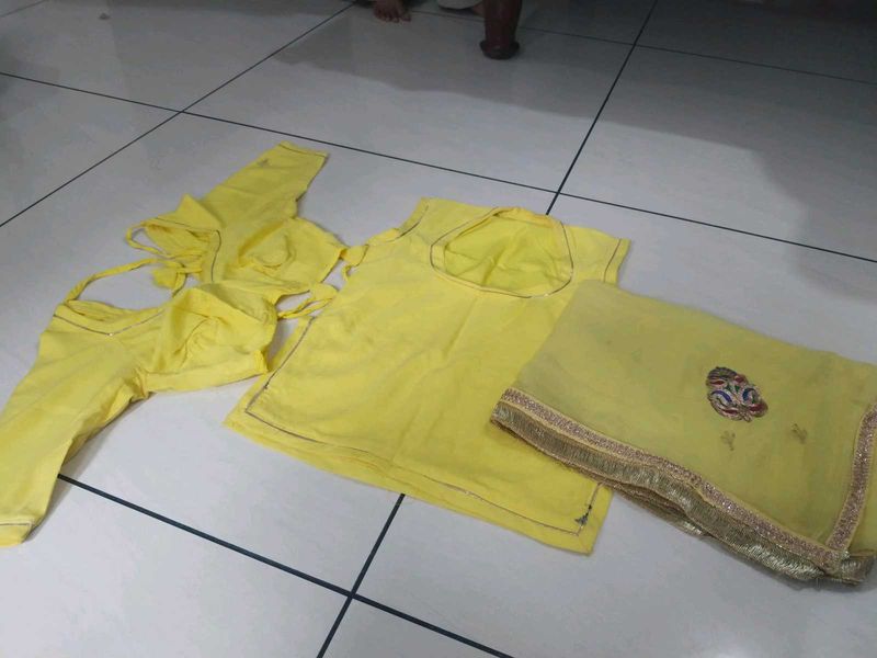 Yellow kurti kanchli odni rajputi