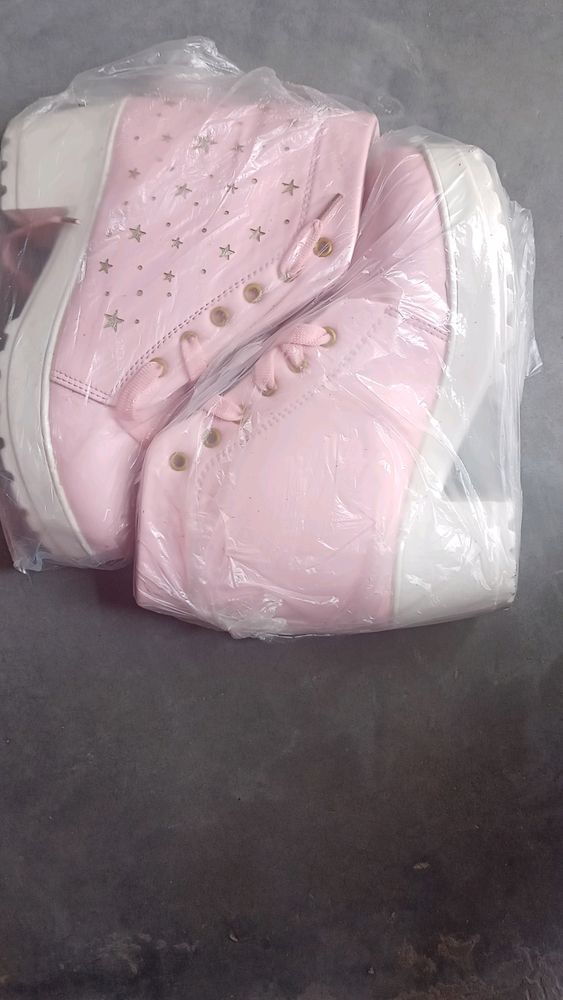 new pink Barbie heel shoes