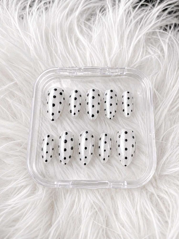 Cute Polka Dot Press-On Nails