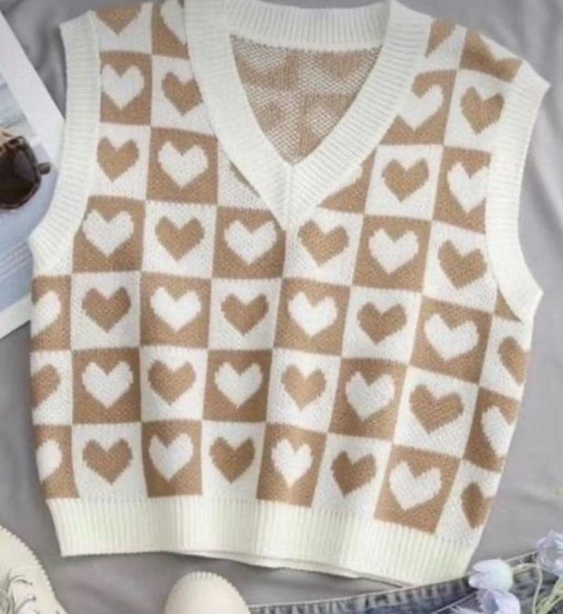 Cute Heart Pattern V-Neck Sweater Vest