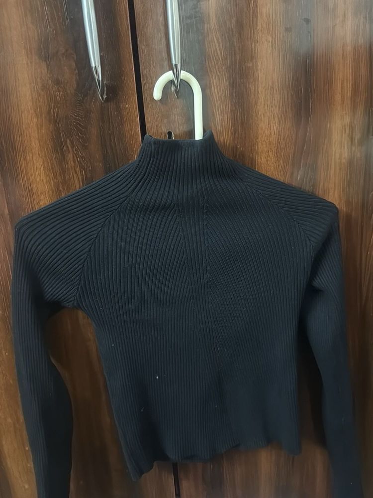Black High Neck Long Sleeve crop Top