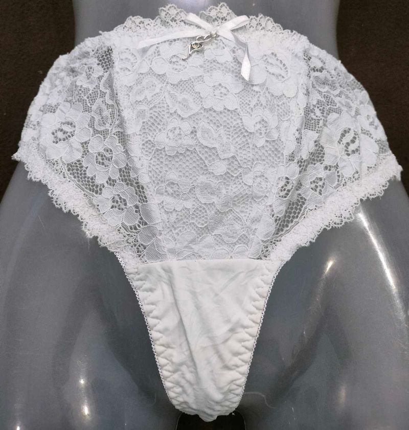 White Lace Thong Panty 🤎