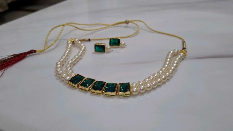 Elegant Pearl &amp; Emerald Jewelry Set
