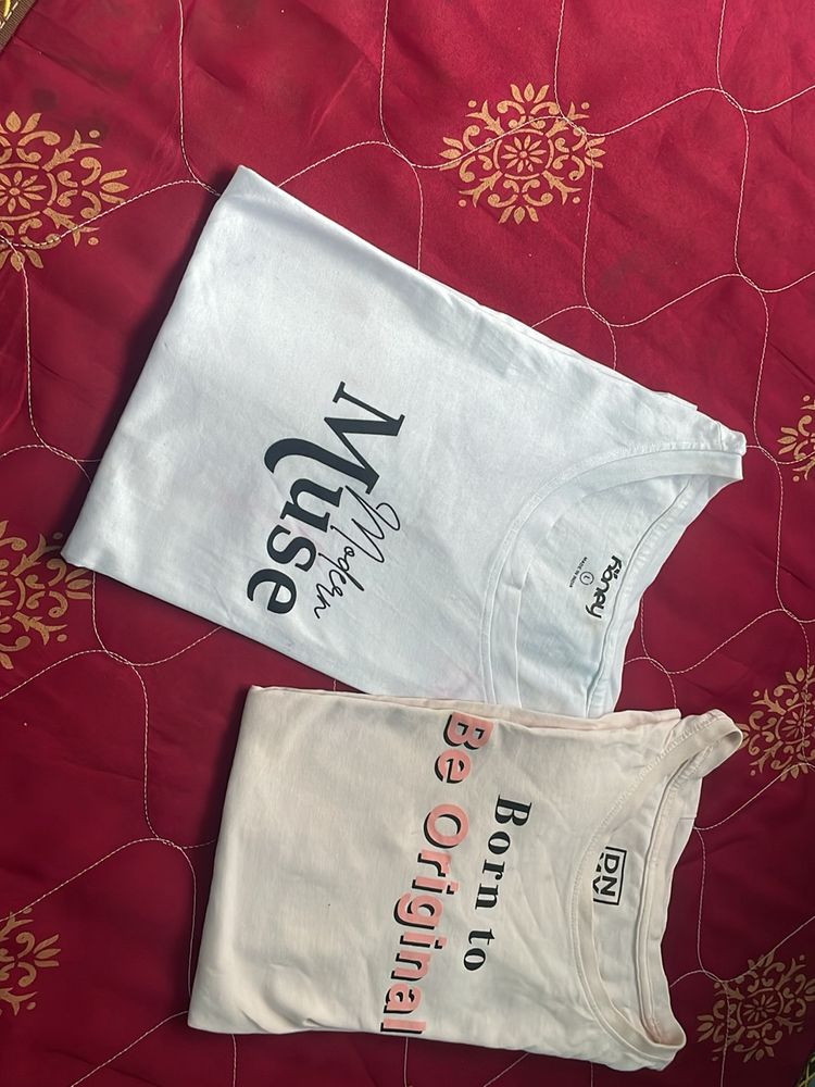 2 Tshirt in one frame
