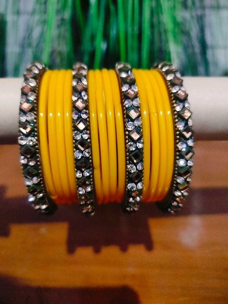 Yallow Bangle