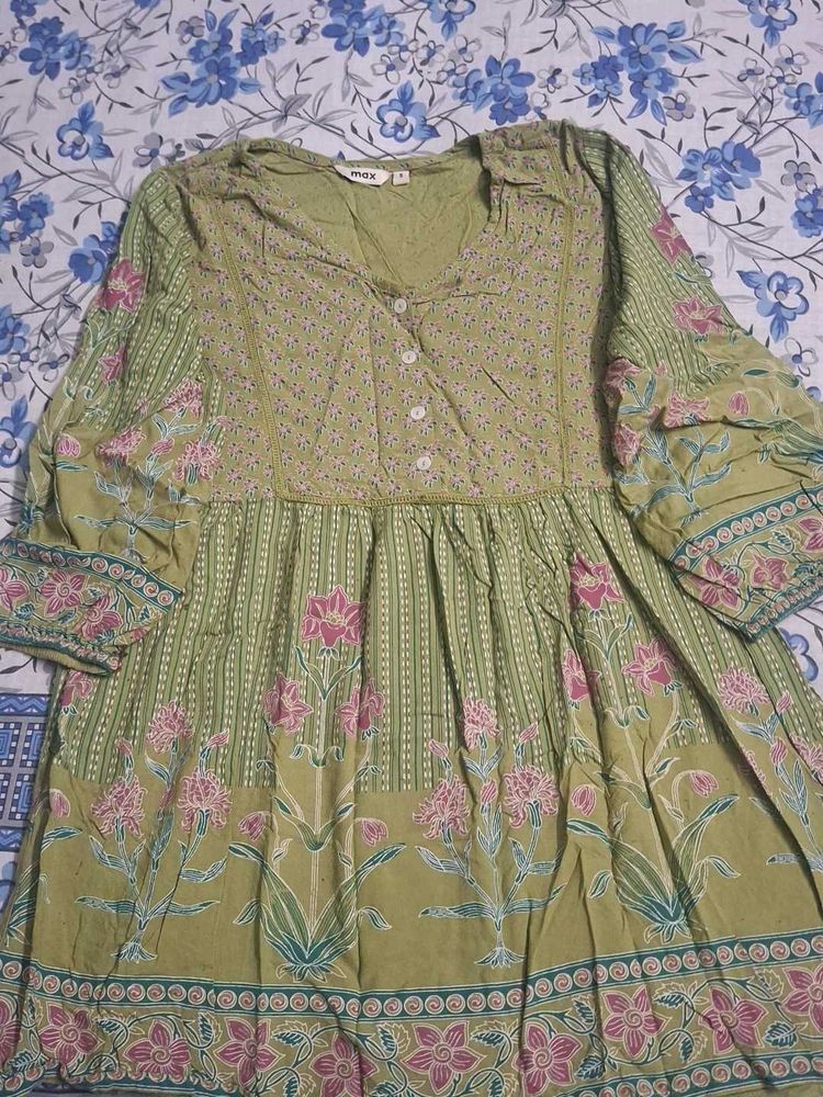 Beautiful Green Floral Print Kurta