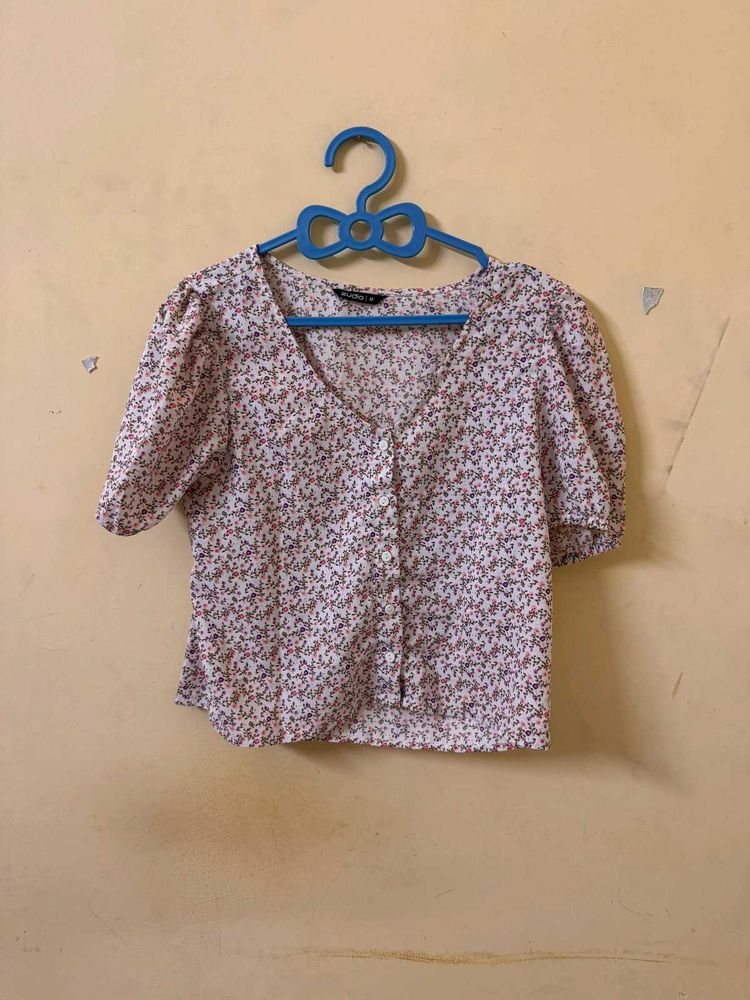 Floral Print Button-Up Puff Sleeve Top