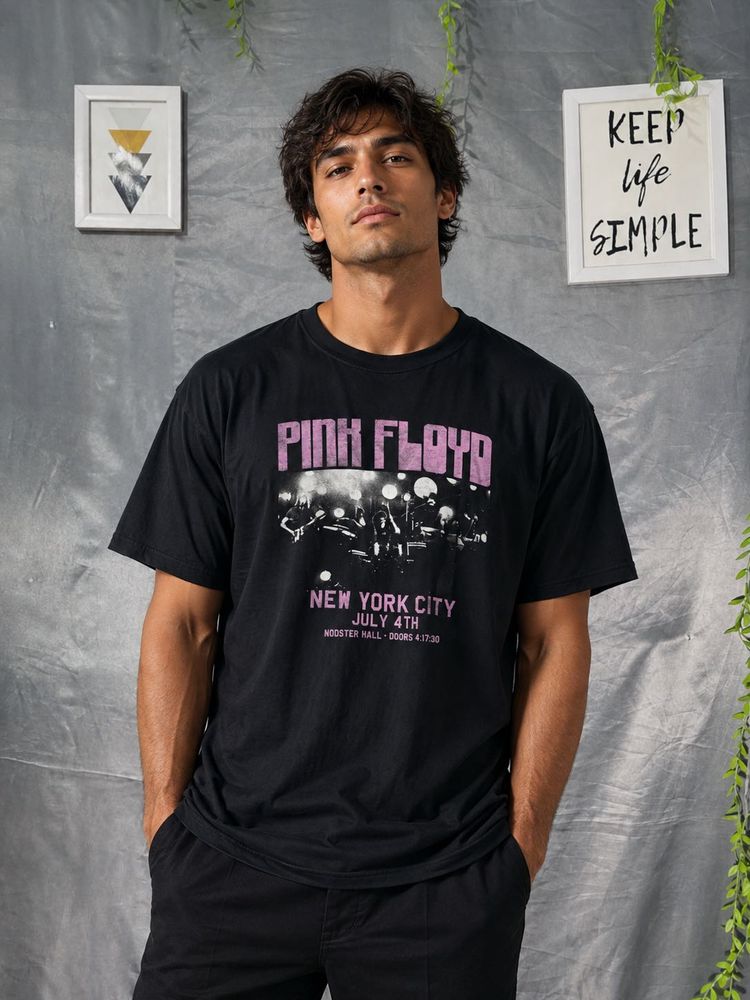 VINTAGE Pink Floyd metallics Graphic T-Shirt