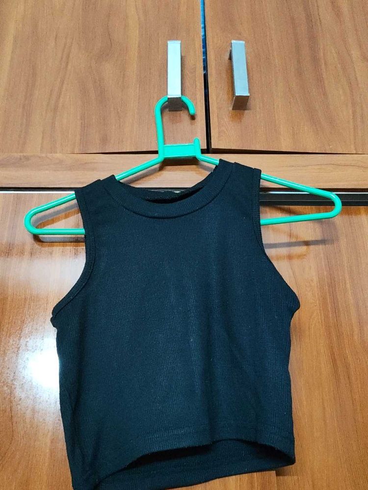 Sleek Black Ribbed Tank Top