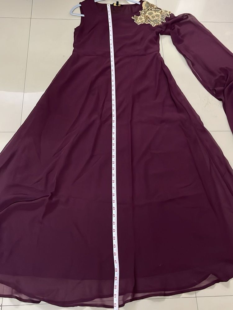 ❗️Price Drop❗️ Wine Colored Gown with Embel