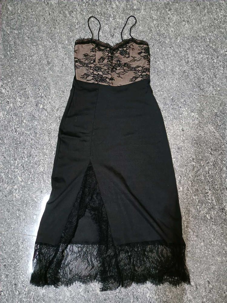 Lace midi dress