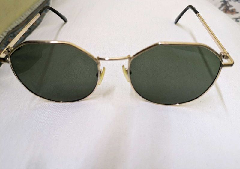 Sun Glass With Golden Frame