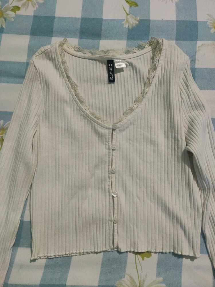 H&amp;M Ribbed lace trimmed top.